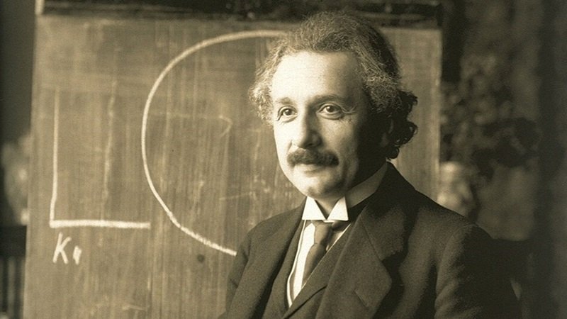 Albert Einstein: Modern Fiziğin Yönünü Değiştiren Bilim İnsanı