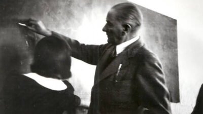 Atatürk’ün Başöğretmen Kimliği ve Eğitime Katkıları