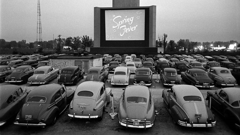Bir Zamanlar Sinemaya Arabayla Giriliyordu: Drive-in Sinemanın Hikâyesi