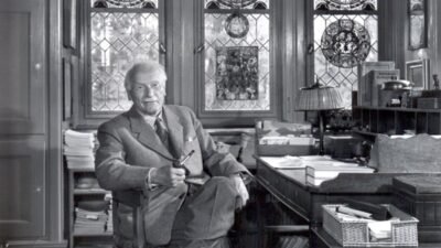 Carl Jung: Psikoloji, Arketipler ve Analitik Psikoloji Kuramı