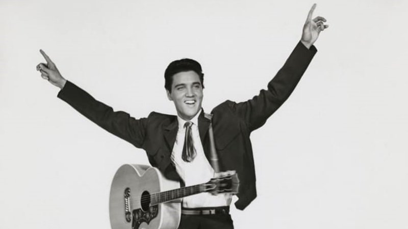 Elvis Presley: Rock’n Roll’un Kültür İkonuna Dönüşen Yüzü
