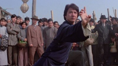 Jackie Chan: Pekin Operası’ndan Dünya Sinemasına Uzanan Bir Efsane