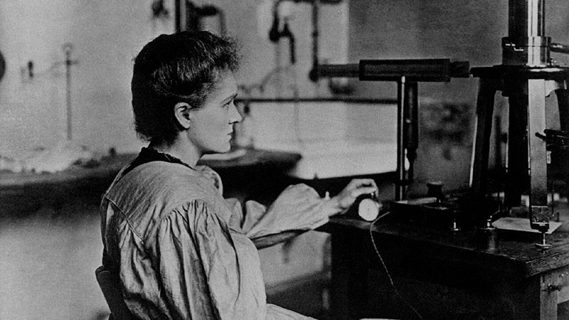 Marie Curie Kimdir? Hayatı, Bilimsel Çalışmaları ve Nobel Ödülleri